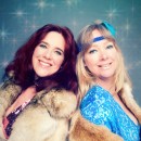 Dancing Queens - xs tribute to ABBA - liggend